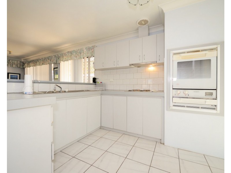 33 St Lawrence Drive, Beechboro WA 6063