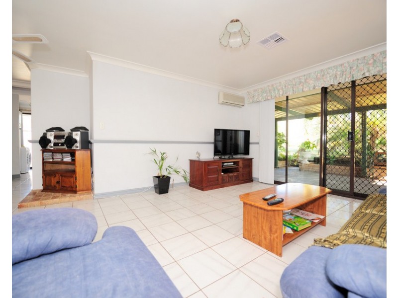 33 St Lawrence Drive, Beechboro WA 6063