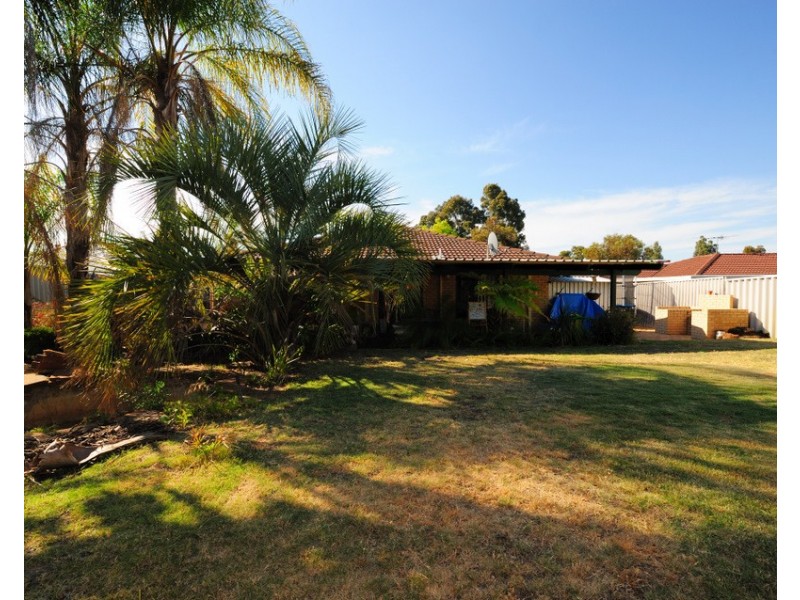 33 St Lawrence Drive, Beechboro WA 6063