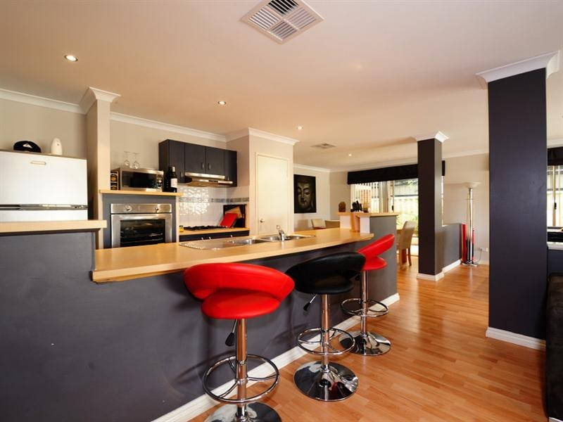 16 Turnstone Glade, Beechboro WA 6063