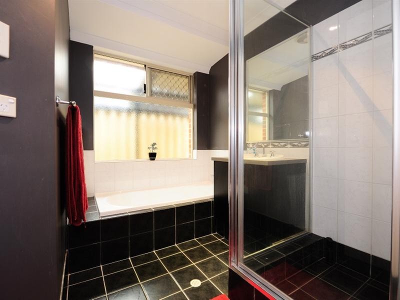 16 Turnstone Glade, Beechboro WA 6063