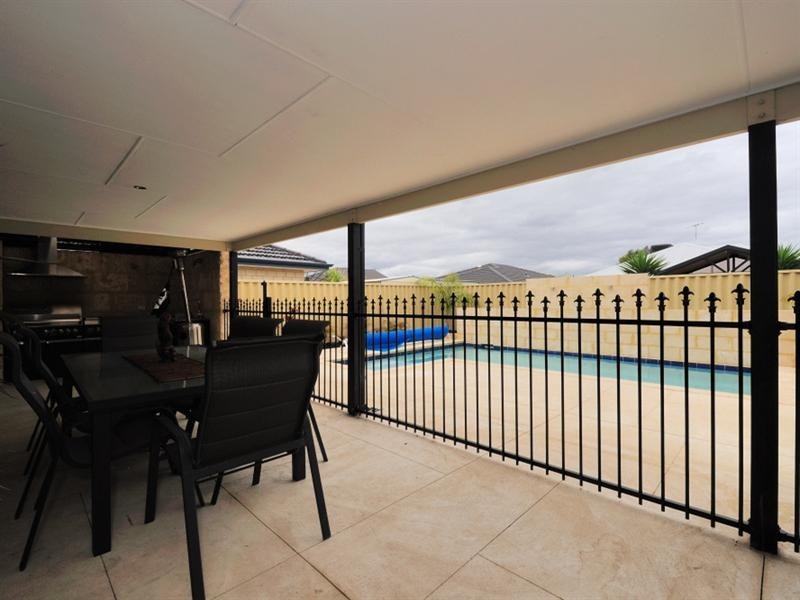 16 Turnstone Glade, Beechboro WA 6063