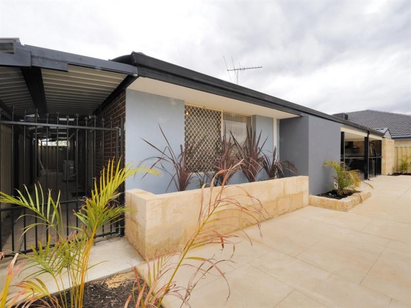 16 Turnstone Glade, Beechboro WA 6063