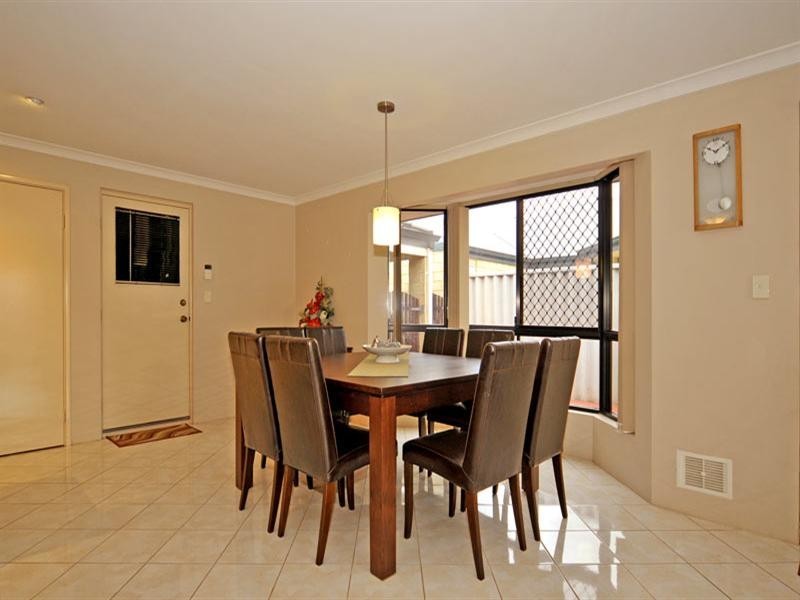 14 Hillwater Prom, Beechboro WA 6063
