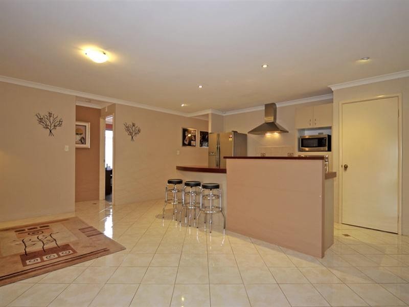 14 Hillwater Prom, Beechboro WA 6063