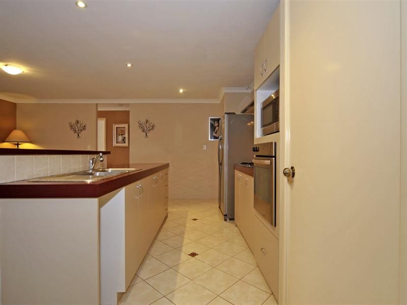 14 Hillwater Prom, Beechboro WA 6063