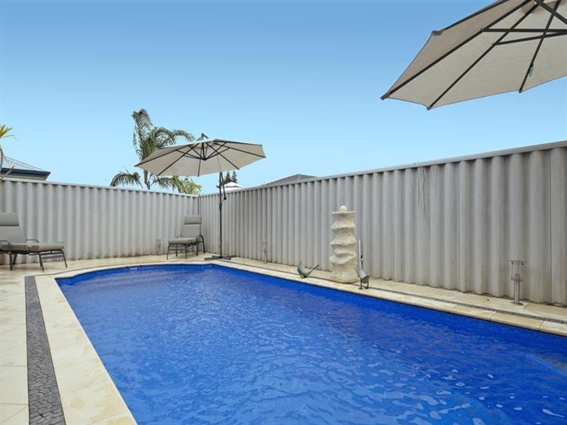 14 Hillwater Prom, Beechboro WA 6063