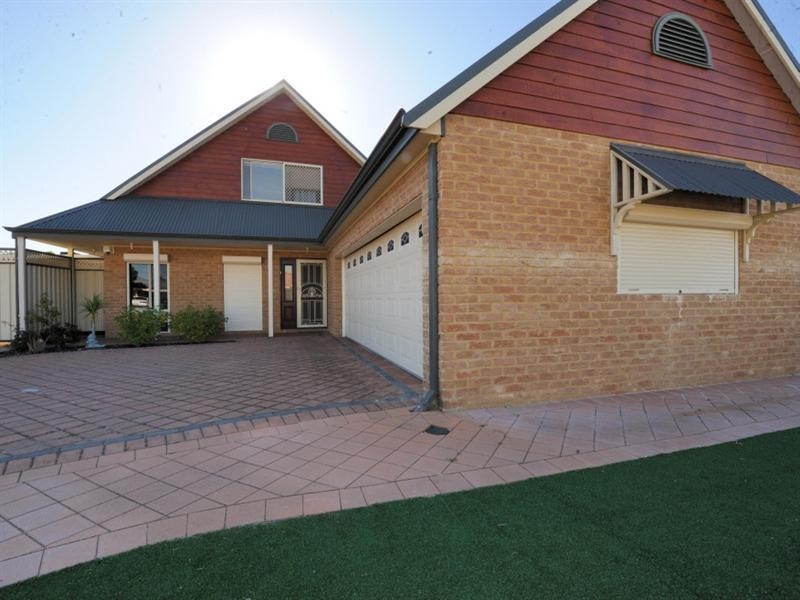 4 Sun Place, Beechboro WA 6063