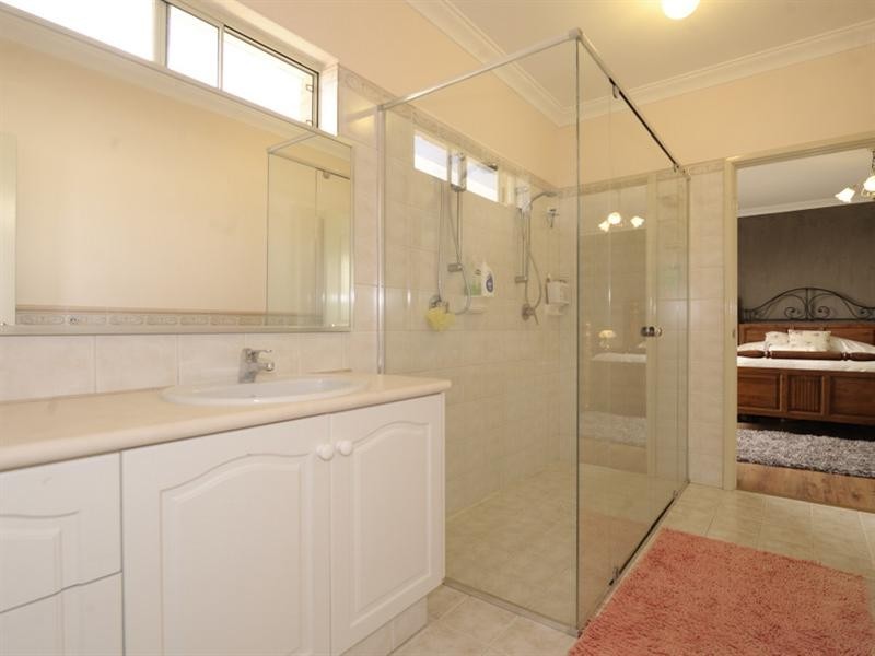 4 Sun Place, Beechboro WA 6063