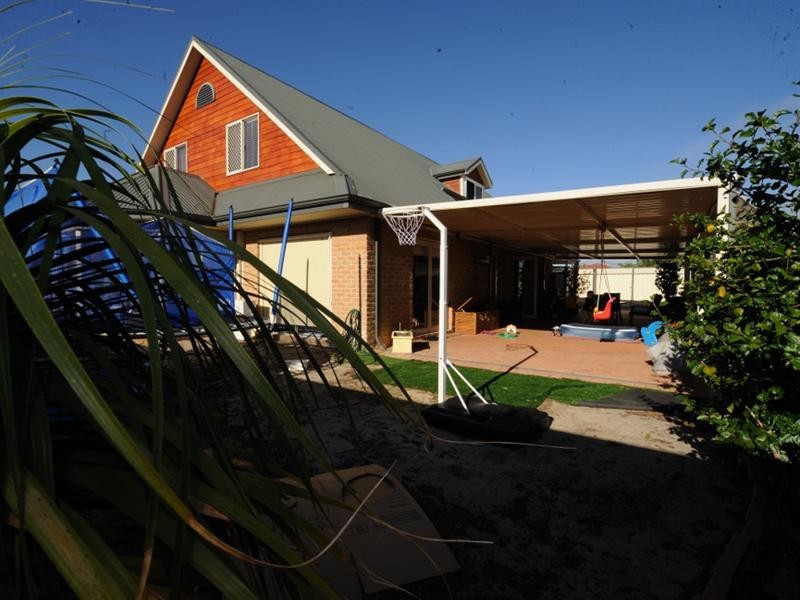 4 Sun Place, Beechboro WA 6063