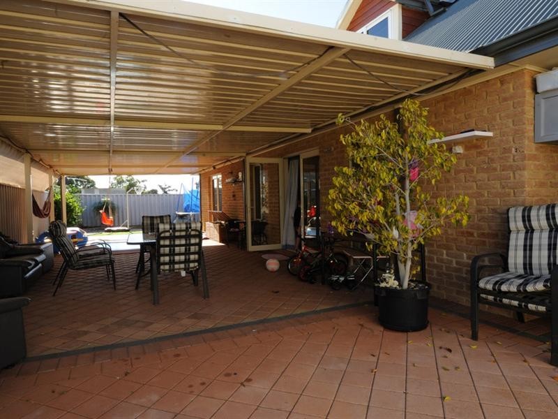 4 Sun Place, Beechboro WA 6063