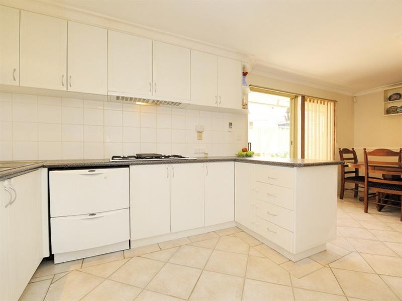 11 Romani Court, Lockridge WA 6054