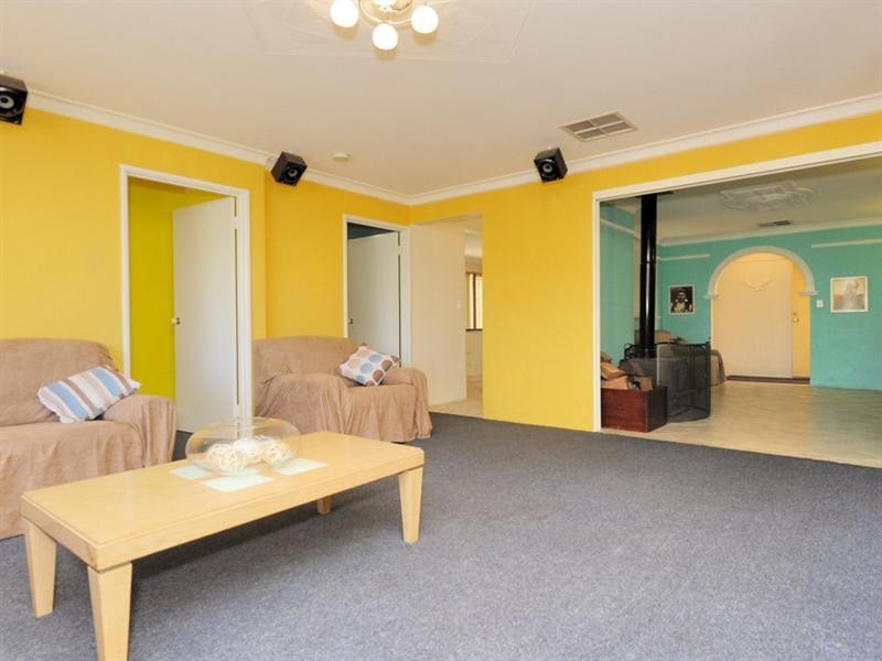 11 Romani Court, Lockridge WA 6054