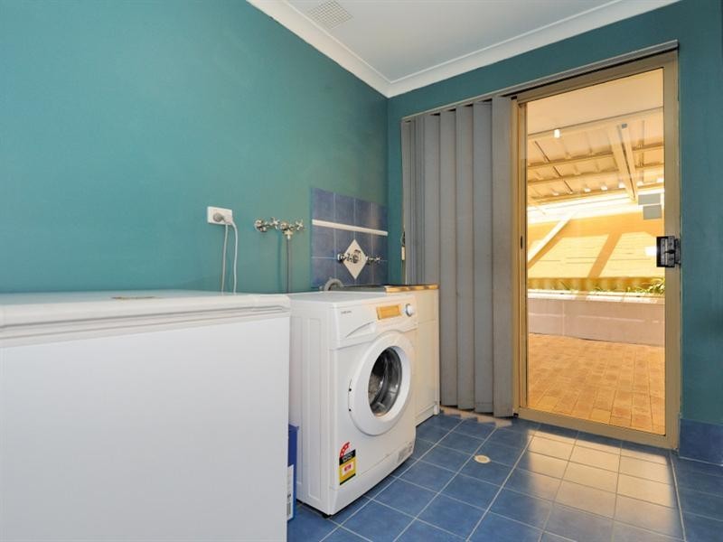 11 Romani Court, Lockridge WA 6054