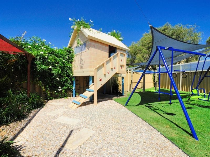 11 Romani Court, Lockridge WA 6054