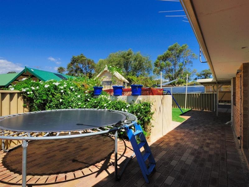 11 Romani Court, Lockridge WA 6054