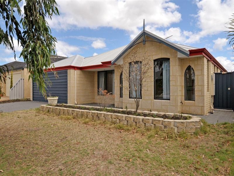 18 Whimbrel Parade, Beechboro WA 6063