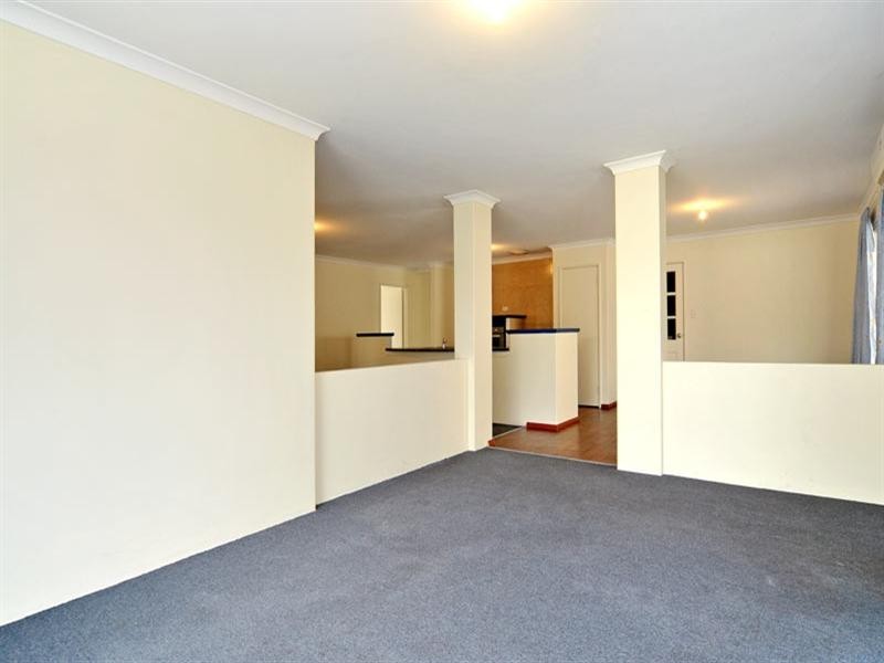 18 Whimbrel Parade, Beechboro WA 6063