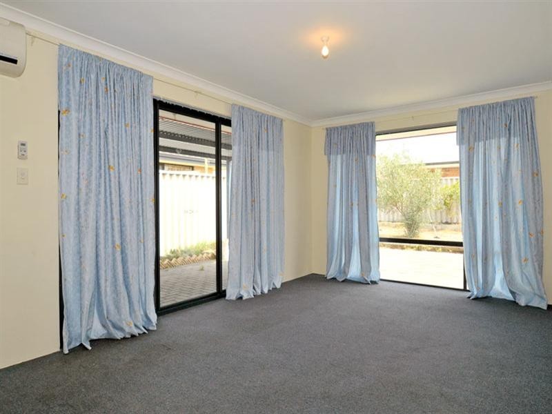 18 Whimbrel Parade, Beechboro WA 6063