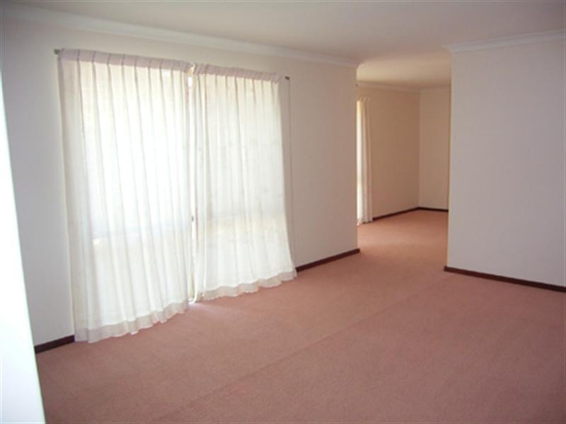 9 Fuchsia Close, Dianella WA 6059