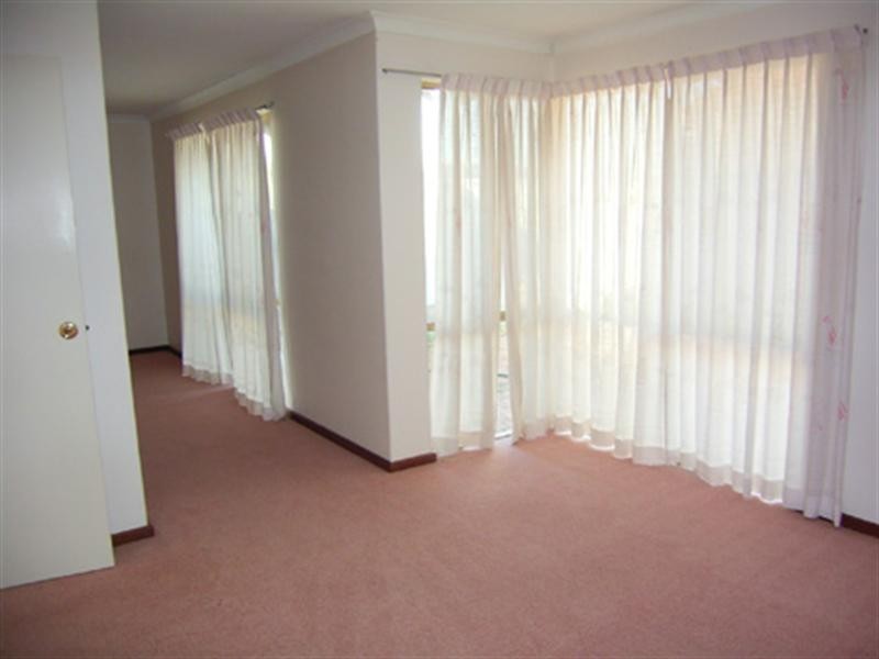 9 Fuchsia Close, Dianella WA 6059