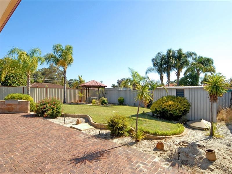 3 St Lawrence Drive, Beechboro WA 6063