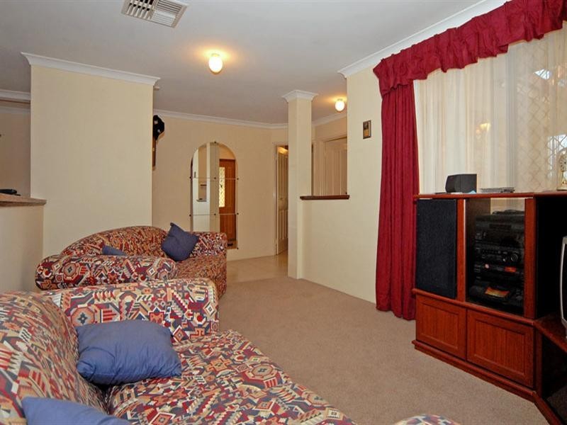 3 St Lawrence Drive, Beechboro WA 6063