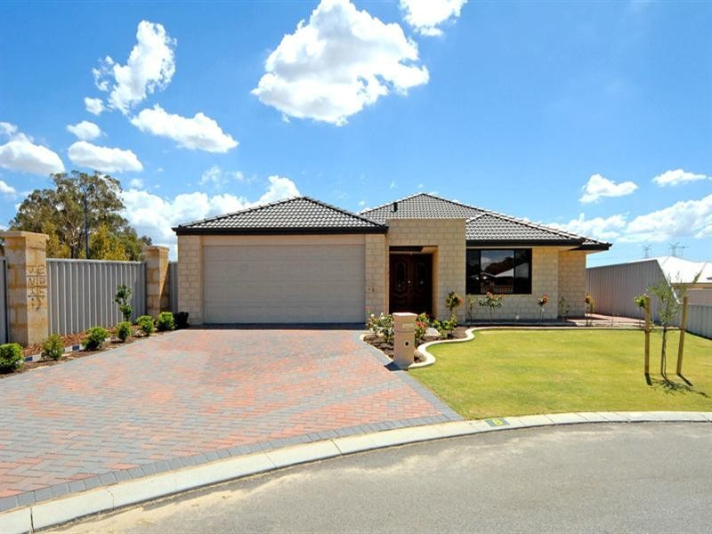 8 Fin Place, Beechboro WA 6063