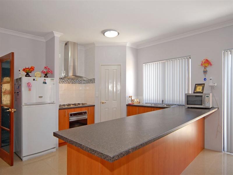 8 Fin Place, Beechboro WA 6063