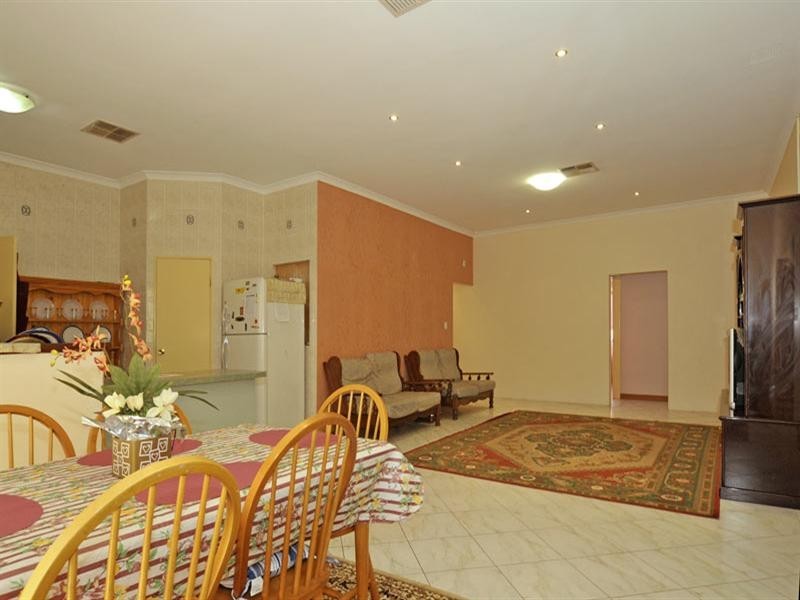 41 Hillwater Prom, Beechboro WA 6063