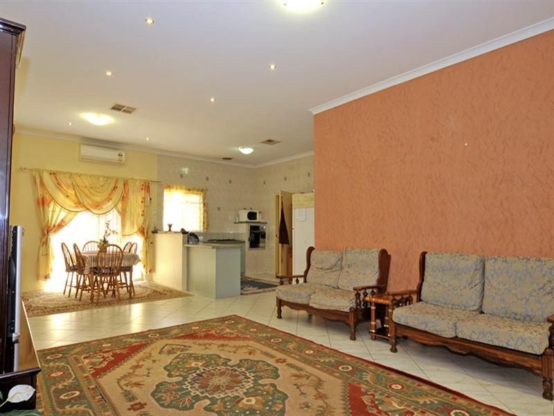 41 Hillwater Prom, Beechboro WA 6063