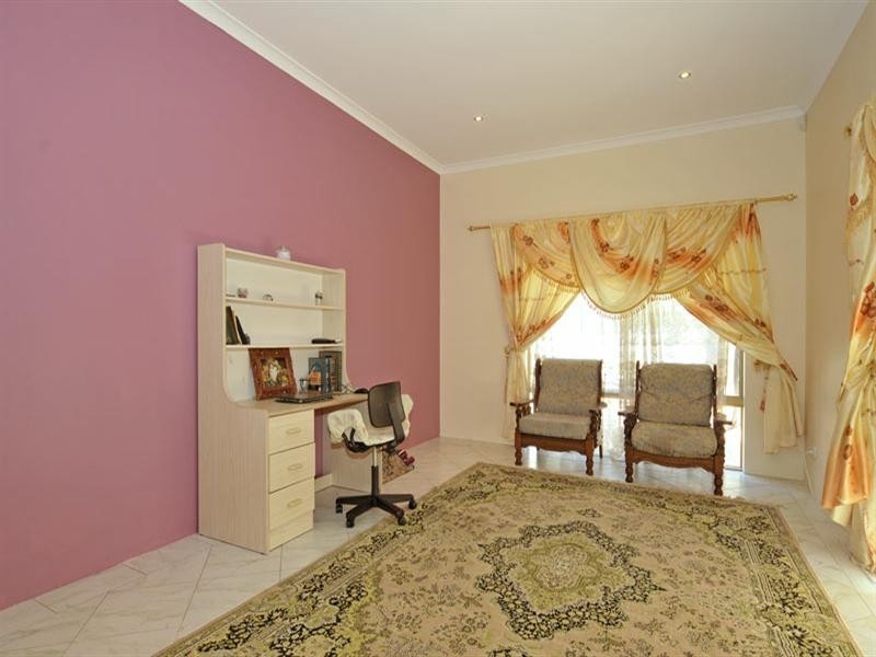 41 Hillwater Prom, Beechboro WA 6063