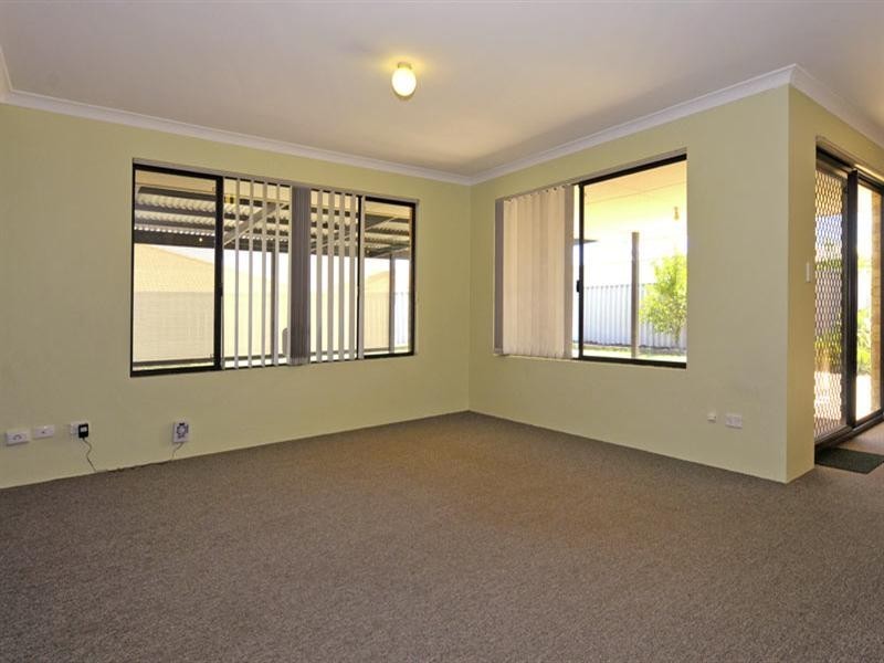 26 Alsace Avenue, Caversham WA 6055