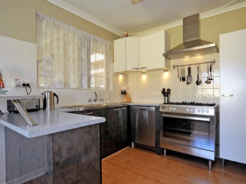 1 Farley Way, Bayswater WA 6053