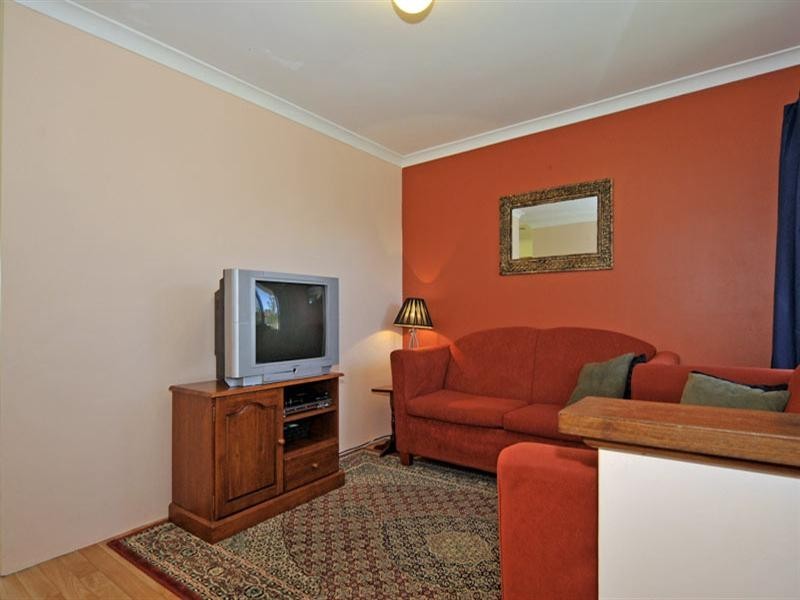 51 Borah Court, Caversham WA 6055