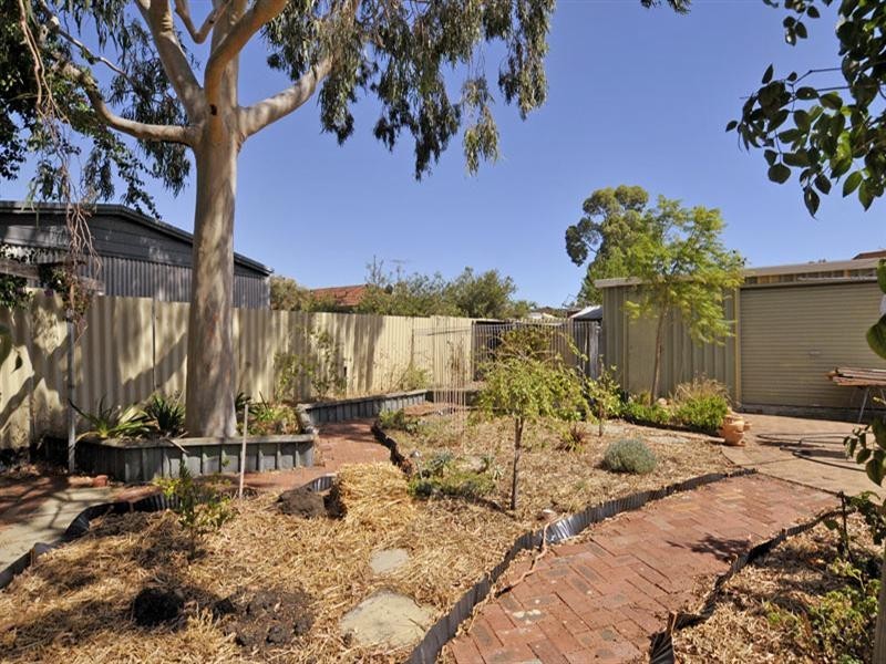 6 Barlee Way, Beechboro WA 6063