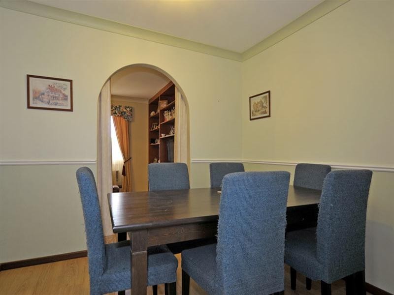 6 Barlee Way, Beechboro WA 6063