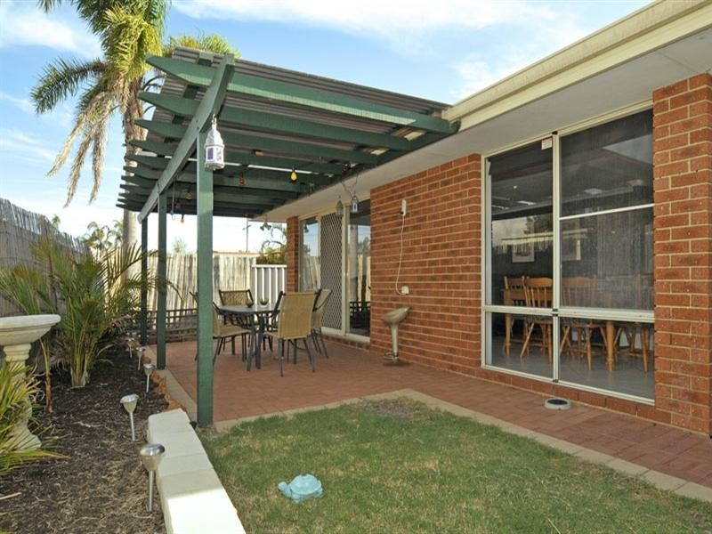 17b Ottawa Crescent, Beechboro WA 6063