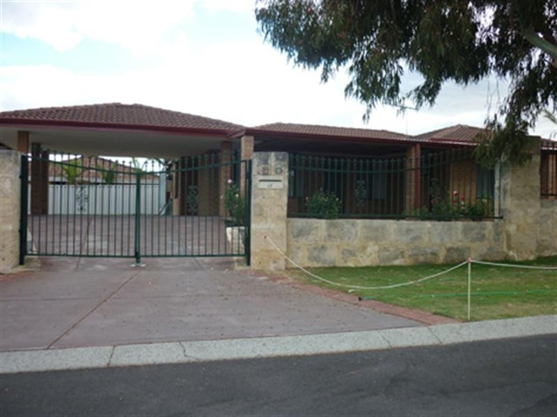 17 Teviot Place, Beechboro WA 6063