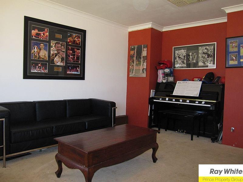 16 Hillwater Promenade, Beechboro WA 6063