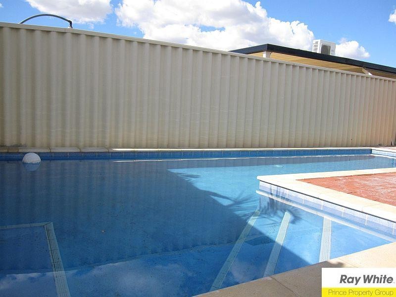 16 Hillwater Promenade, Beechboro WA 6063