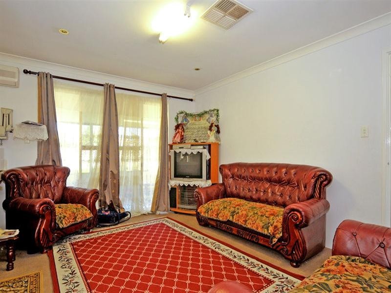 19 Yenisey Crescent, Beechboro WA 6063