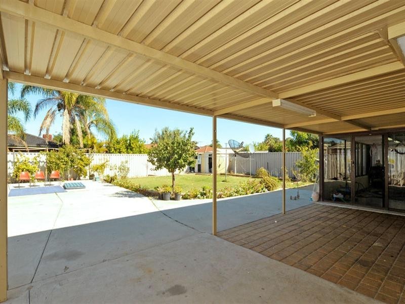 19 Yenisey Crescent, Beechboro WA 6063