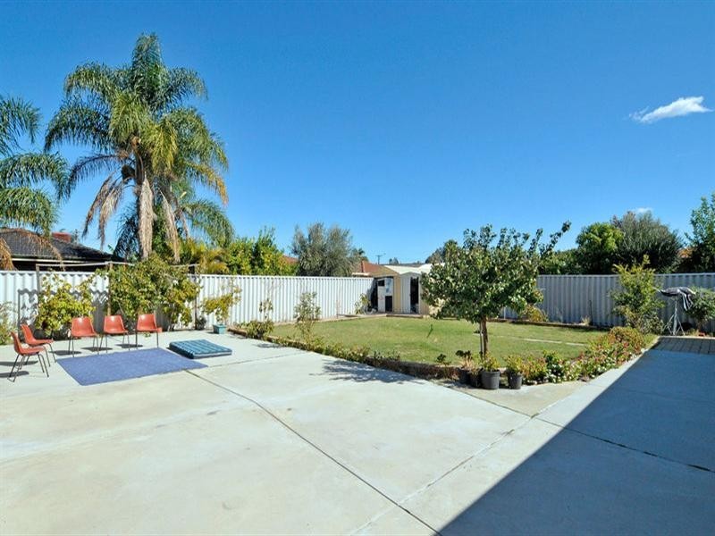 19 Yenisey Crescent, Beechboro WA 6063