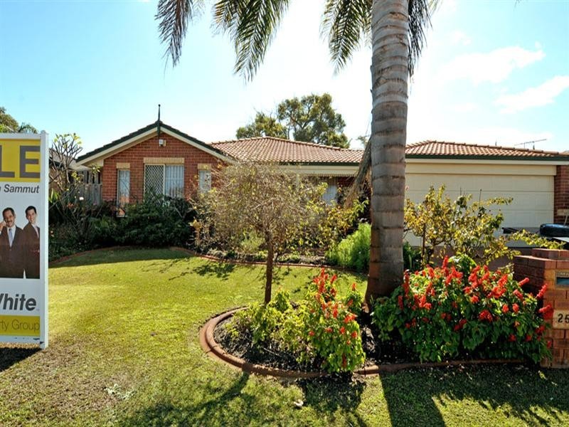 25 Valley Views Drive, Landsdale WA 6065