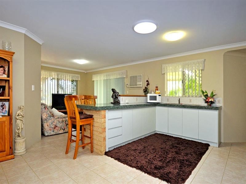 25 Valley Views Drive, Landsdale WA 6065