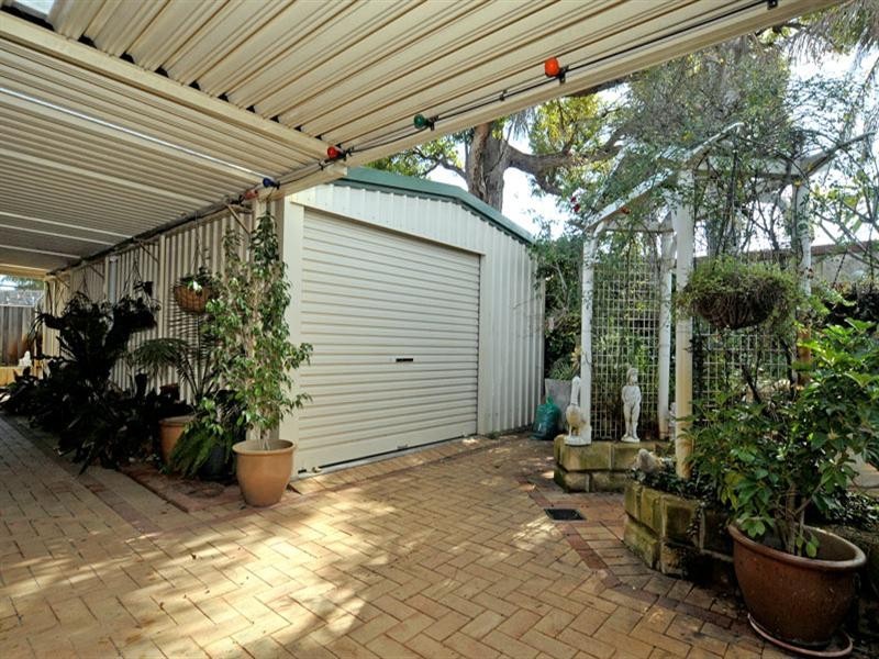 25 Valley Views Drive, Landsdale WA 6065