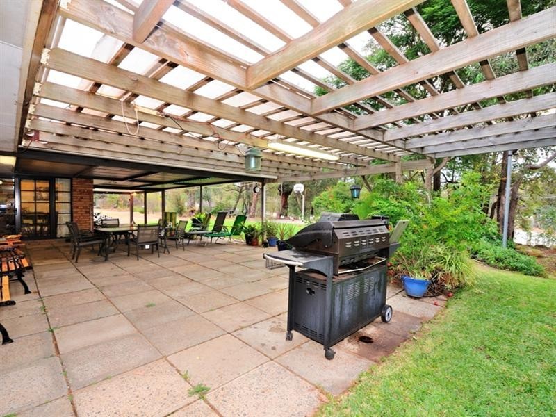 1 Lindsay Place, Glen Forrest WA 6071