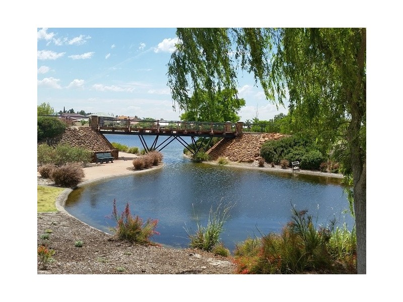 2 Moyle Way, Henley Brook WA 6055