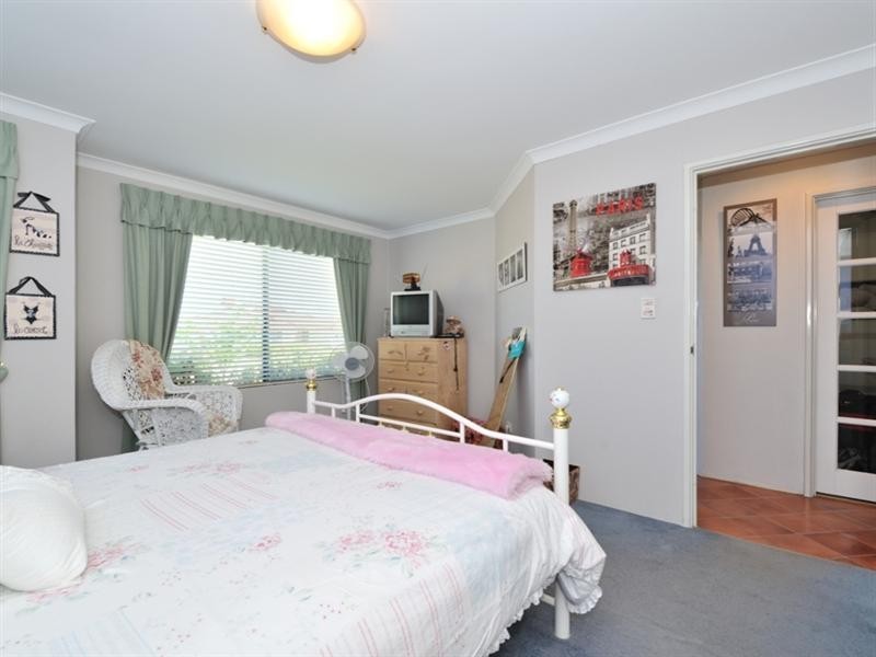 2 Rainbow Cresc, Beechboro WA 6063
